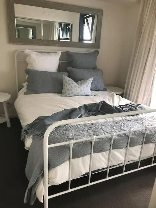 Daire Mooloolaba, First Ave. First Light Apt Ocean Views