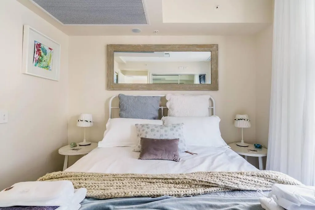 Daire Mooloolaba, First Ave. First Light Apt Ocean Views